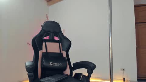 aura online show from January 7, 2025, 10:43 am