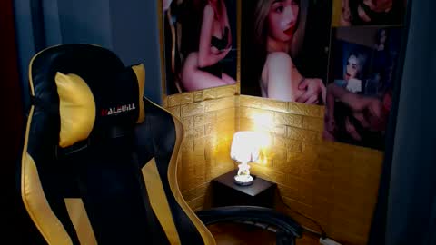 Miss awra online show from October 9, 2025, 6:44 am