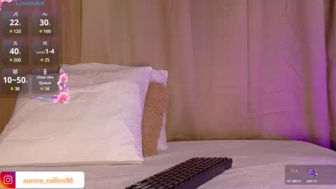 aurora_collins08 online show from February 21, 2025, 6:26 pm