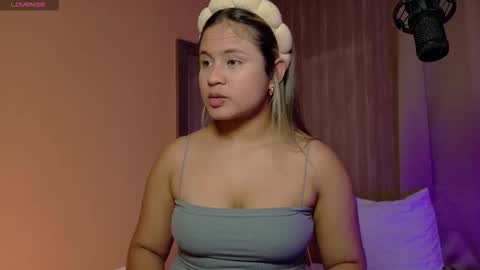 aurora_collins08 online show from March 5, 2025, 1:50 pm