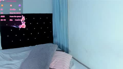 aurora_lenovic online show from November 18, 2025, 2:32 pm