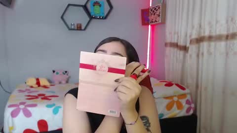 Snapshot of aurora_shy_ chatting on January 18, 2025, 8:19 pm Aurora  online show from January 18, 2025, 8:19 pm