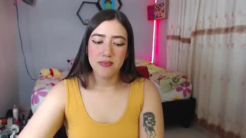 Snapshot of aurora_shy_ chatting on February 8, 2025, 1:32 am Aurora  online show from February 8, 2025, 1:32 am