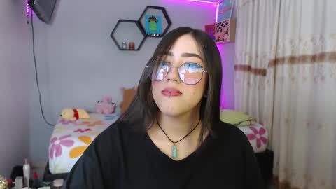 Snapshot of aurora_shy_ chatting on February 13, 2025, 11:04 pm Aurora  online show from February 13, 2025, 11:04 pm