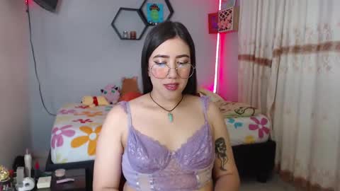Snapshot of aurora_shy_ chatting on February 14, 2025, 8:37 pm Aurora  online show from February 14, 2025, 8:37 pm