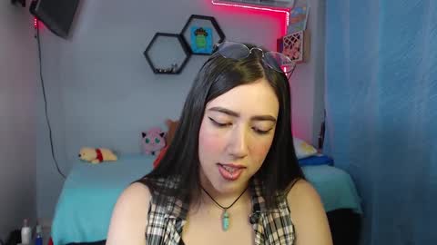Snapshot of aurora_shy_ chatting on February 28, 2025, 1:37 am Aurora  online show from February 28, 2025, 1:37 am