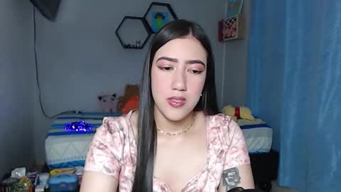 Snapshot of aurora_shy_ chatting on October 12, 2025, 9:52 am Aurora  online show from October 12, 2025, 9:52 am