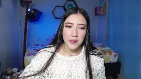 Aurora  online show from November 23, 2025, 5:13 pm