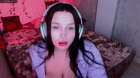 Aurora  Follow me online show from March 13, 2026, 9:32 pm