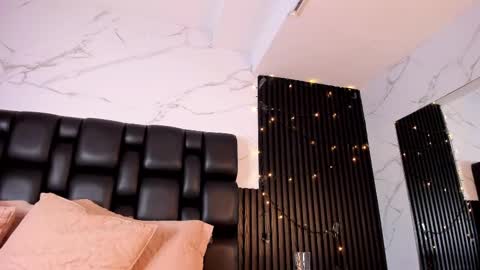 Aurora online show from September 19, 2025, 11:49 pm