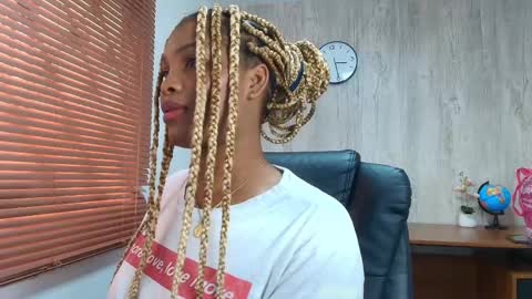 Ariana online show from October 3, 2025, 8:28 pm