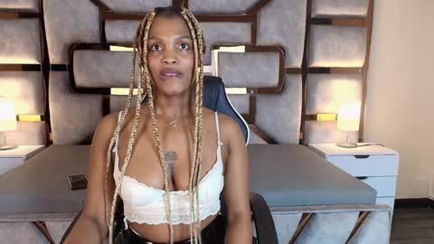 Ariana online show from November 24, 2025, 10:42 pm