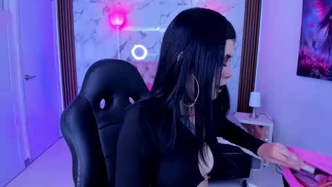 Aurora Diaz online show from November 19, 2025, 8:09 pm