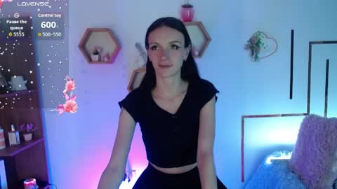 aurorahans online show from April 12, 2026, 6:18 am