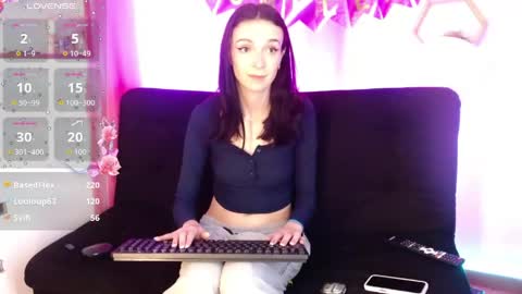 aurorahans online show from May 17, 2026, 8:49 pm