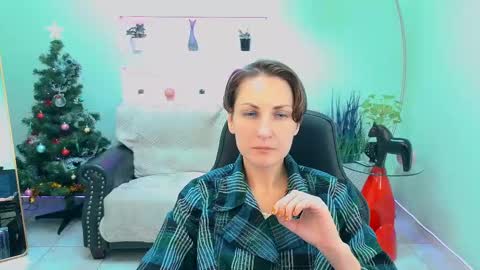 Aurora online show from December 3, 2025, 3:21 pm