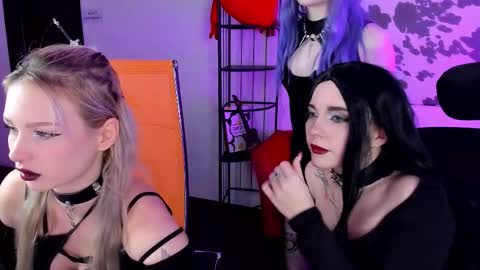 aurorawrenfield online show from January 10, 2026, 12:07 pm