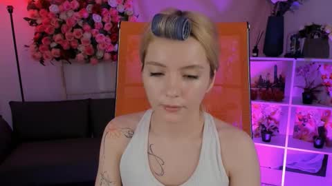 aurorawrenfield online show from March 18, 2026, 1:53 am