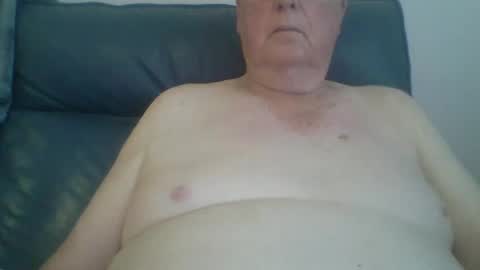 Snapshot of aussie1955 chatting on December 1, 2024, 7:58 pm aussie1955 online show from December 1, 2024, 7:58 pm