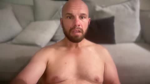 aussieboycal online show from March 6, 2026, 12:34 pm