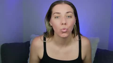 aussielulu online show from October 16, 2025, 9:21 am