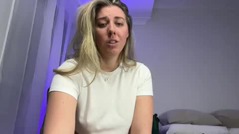 aussielulu online show from April 11, 2026, 8:51 am