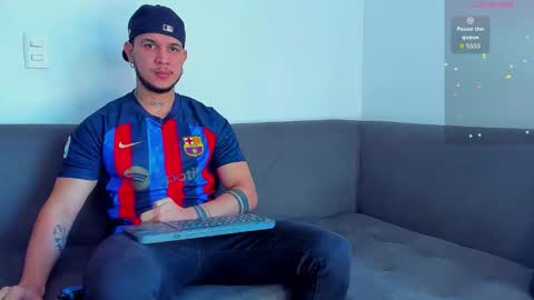 A online show from October 13, 2025, 9:15 pm