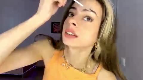 Snapshot of austinmehling chatting on November 8, 2025, 9:09 am Nika online show from November 8, 2025, 9:09 am