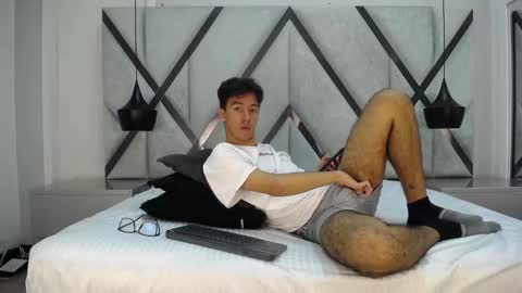 austinreeds online show from October 14, 2025, 3:24 pm