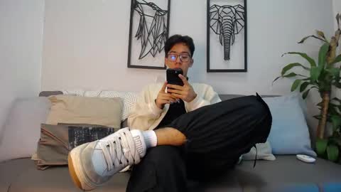 austinreeds online show from November 10, 2025, 11:53 am