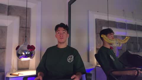 austinreeds online show from April 12, 2026, 12:21 pm