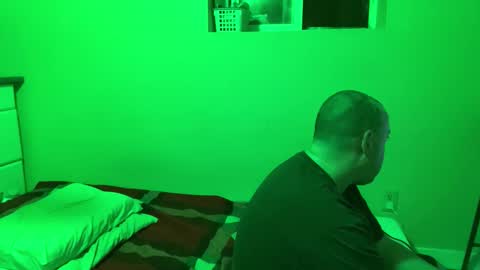 Auz online show from November 7, 2025, 11:10 am