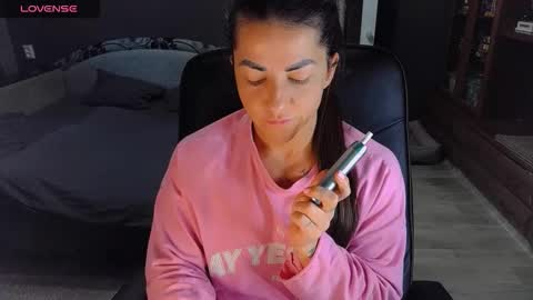 Snapshot of ava__doll chatting on October 2, 2025, 12:01 pm Ava online show from October 2, 2025, 12:01 pm