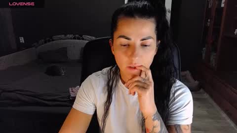 Ava online show from December 5, 2025, 4:14 pm