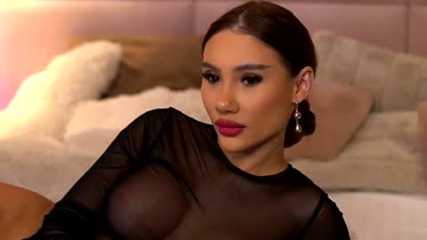 Ava online show from December 19, 2024, 10:00 pm