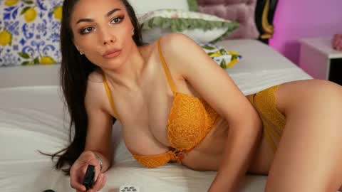 avaaaddamss online show from June 8, 2026, 4:24 am