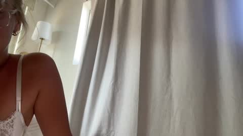 Ava Monroe online show from October 22, 2025, 8:52 pm