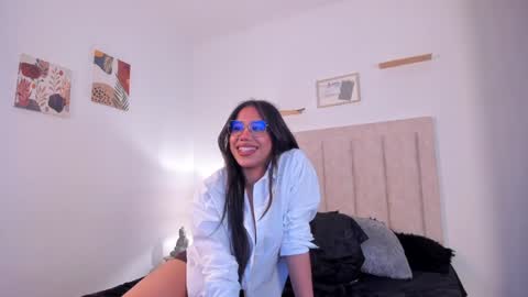 Avaline Help me reach 100 likes TRANSMISSION EVERY DAY FROM 39 PM online show from January 12, 2025, 11:50 am