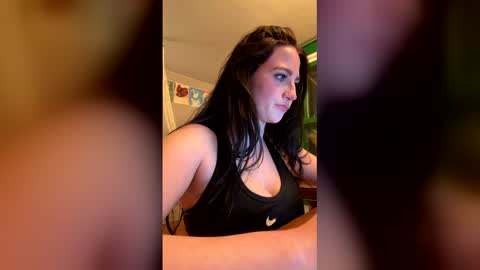 Snapshot of avallanchee chatting on April 29, 2026, 4:49 am avallanchee online show from April 29, 2026, 4:49 am