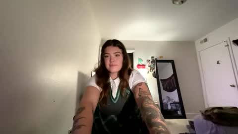 Ava Adorn online show from November 1, 2025, 3:52 am