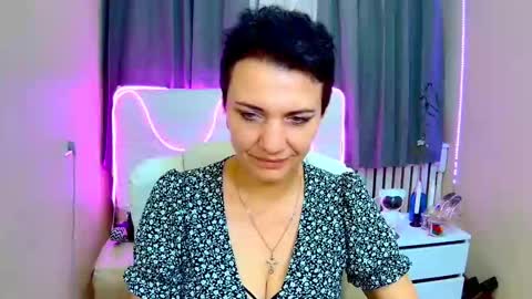 avasaturnian online show from September 14, 2025, 6:23 am