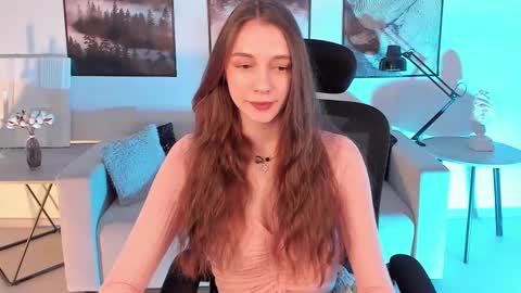 Avie online show from January 5, 2025, 3:45 pm