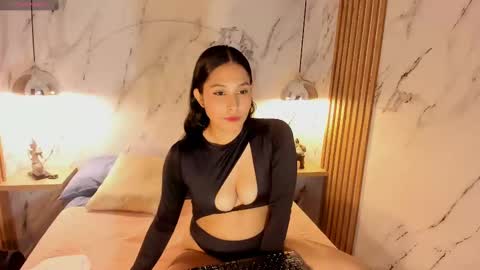 avelynnoe online show from February 25, 2025, 11:41 am