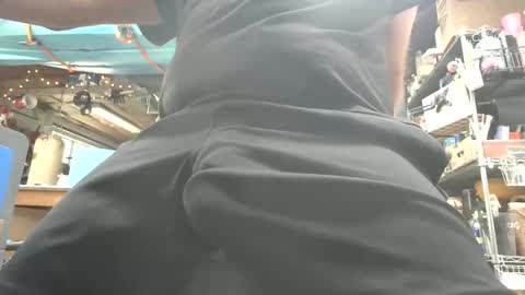 average_stag online show from September 18, 2025, 7:16 pm