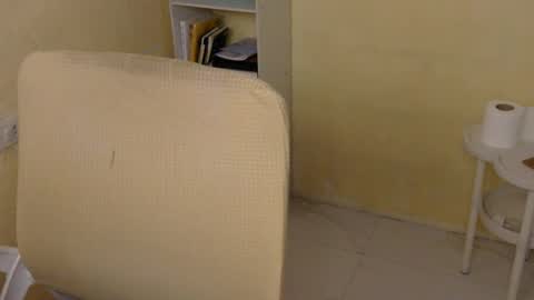 Snapshot of averageuncut1 chatting on November 13, 2025, 3:49 am Rhian online show from November 13, 2025, 3:49 am