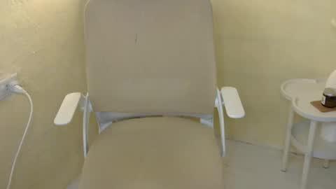 Snapshot of averageuncut1 chatting on November 15, 2025, 5:49 am Rhian online show from November 15, 2025, 5:49 am