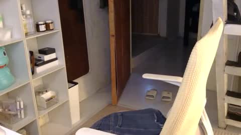 Snapshot of averageuncut1 chatting on December 21, 2025, 5:53 pm Rhian online show from December 21, 2025, 5:53 pm