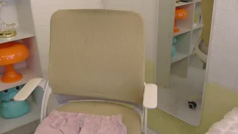 Snapshot of averageuncut1 chatting on January 14, 2026, 4:07 am Rhian online show from January 14, 2026, 4:07 am