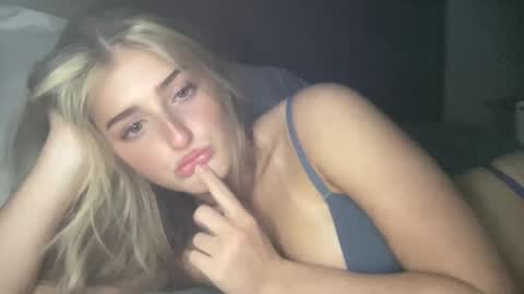 Snapshot of averyraemiller chatting on January 11, 2025, 5:31 am averymillerr online show from January 11, 2025, 5:31 am