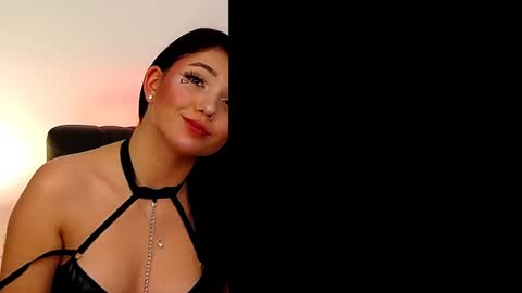 AveryWillow online show from January 2, 2025, 4:35 pm